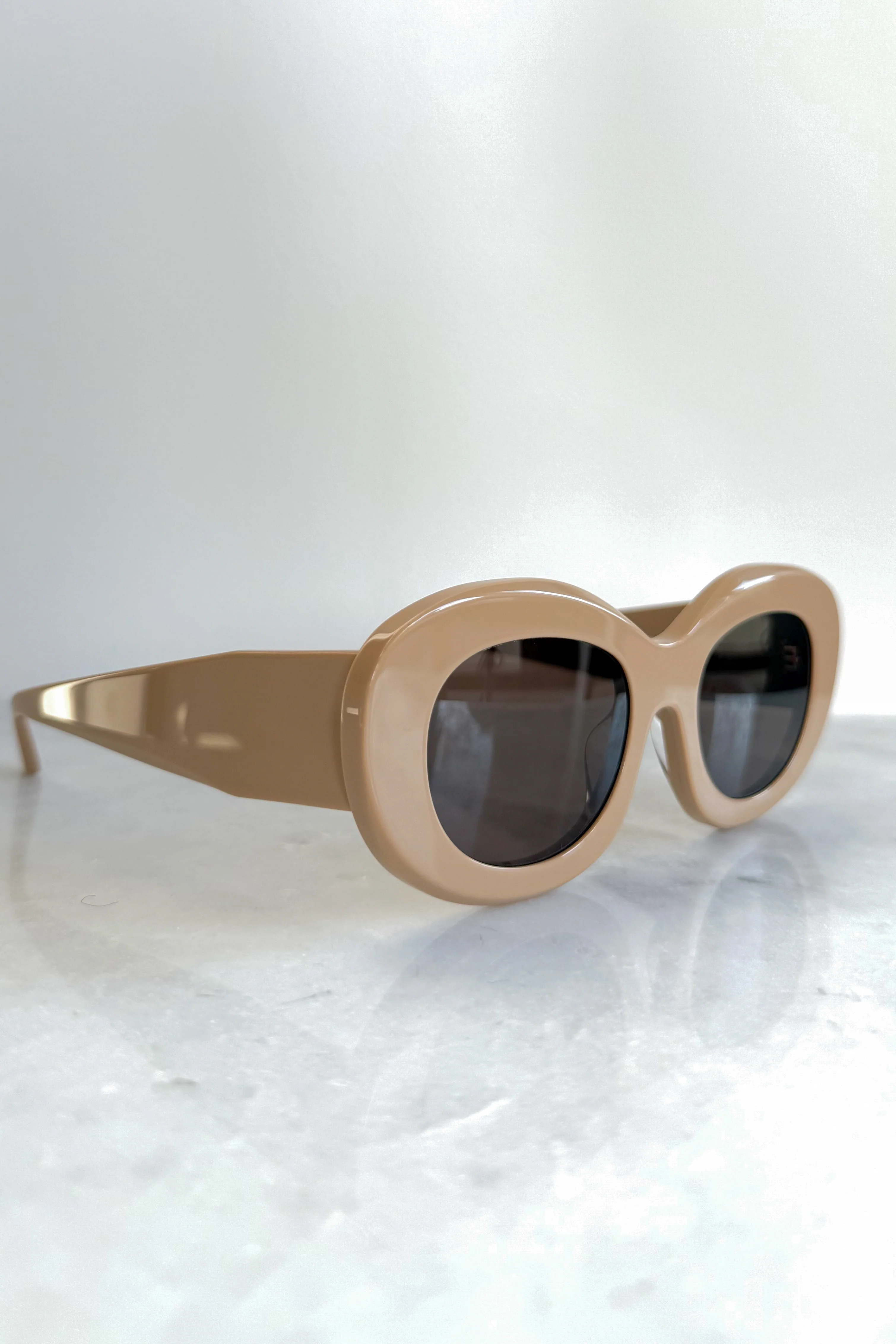 Envy Beige Sunglasses - Image 4