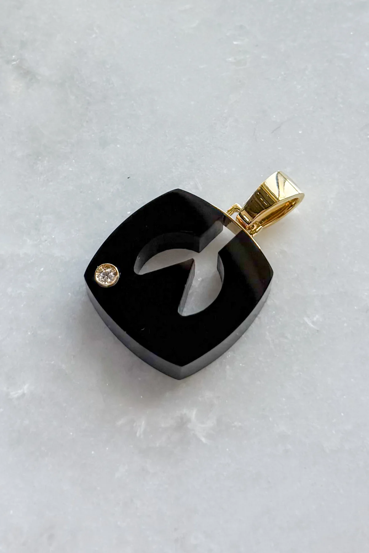 Onyx Splendente "W" Initial Pendant - Image 5