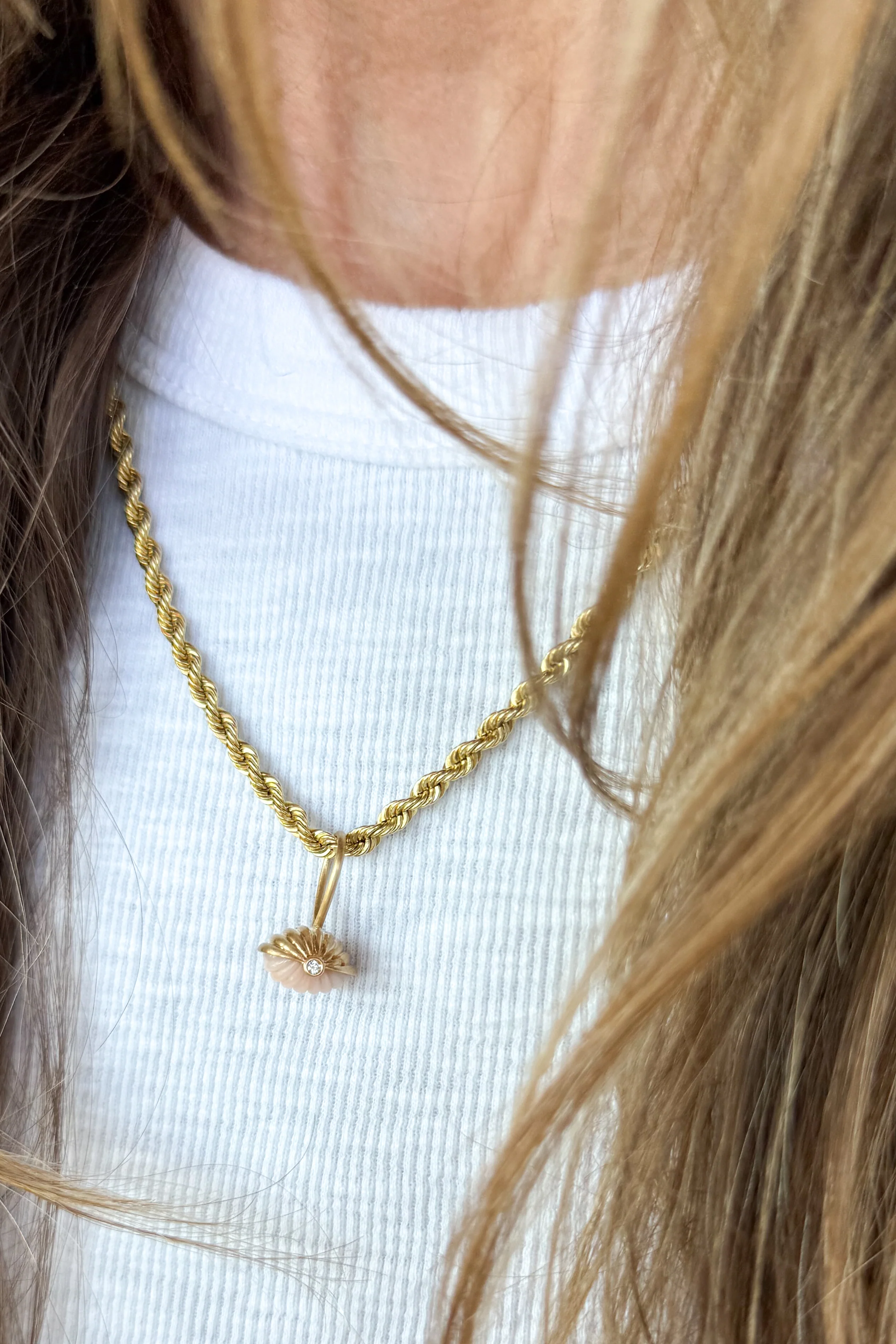 Scallop Emerald Coral Charm - Image 9